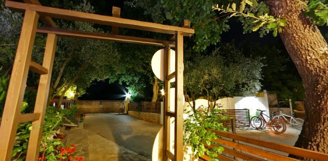 Barba Danilo's Wine, Aperitifs & Istrian Snacks - Gastronomija i ugostiteljstvo