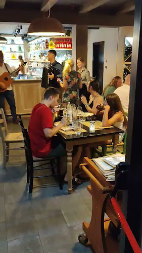 Opinii despre La Pentola Trattoria Makarska în Makarska - Gastronomija i ugostiteljstvo