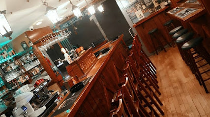 The Harp Split Irish Pub