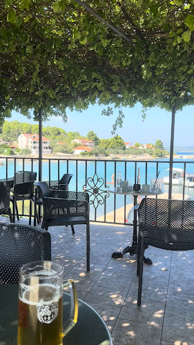 Opinii despre Bistro Dalmatino în Ždrelac - Gastronomija i ugostiteljstvo
