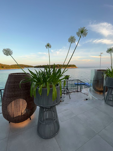 Opinii despre Yacht Bar & Restaurant în Pula - Gastronomija i ugostiteljstvo