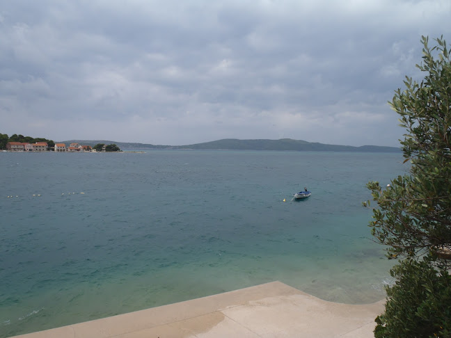 Opinii despre Zlatna ribica în Brodarica - Gastronomija i ugostiteljstvo