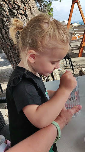 Opinii despre Plavi Val în Baška Voda - Gastronomija i ugostiteljstvo