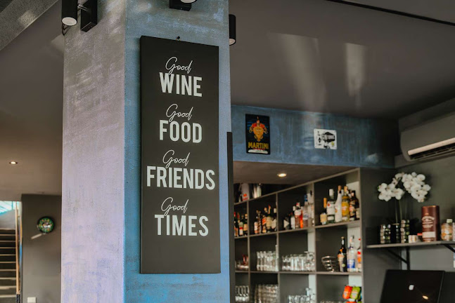 Comentarii opinii despre Gallery Bar