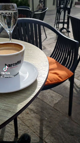 Opinii despre Tri jagode - slastičarna i pizzeria în Sisak - Gastronomija i ugostiteljstvo