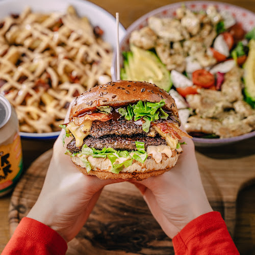 Submarine Burger Bundek - Gastronomija i ugostiteljstvo
