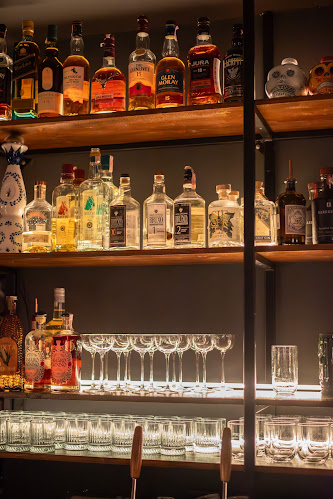 COLONNA cocktail bar