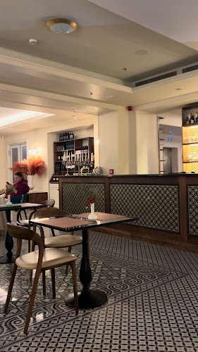 Opinii despre Central Kavana & Restaurant în Split - Gastronomija i ugostiteljstvo