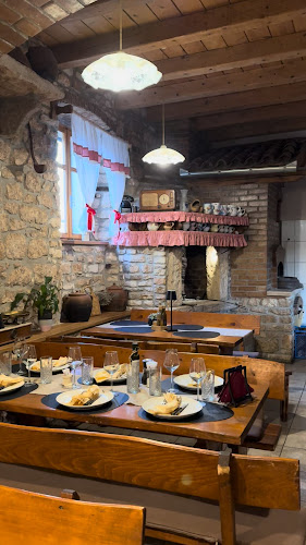Opinii despre RESTORAN PRSTENAC- Domaća istarska kuhinja în Barban - Gastronomija i ugostiteljstvo