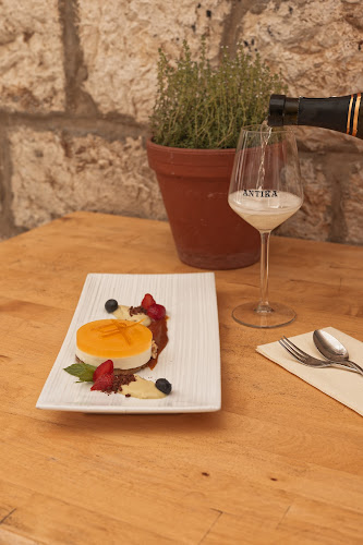 Opinii despre Antika: Restaurant- Wine Bar- Cocktails în Stari Grad - Gastronomija i ugostiteljstvo
