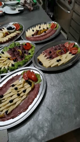 Opinii despre Restaurant Gromaca /Losinj-Cres/ lamb /Spanferkel /maialino în Belej - Gastronomija i ugostiteljstvo