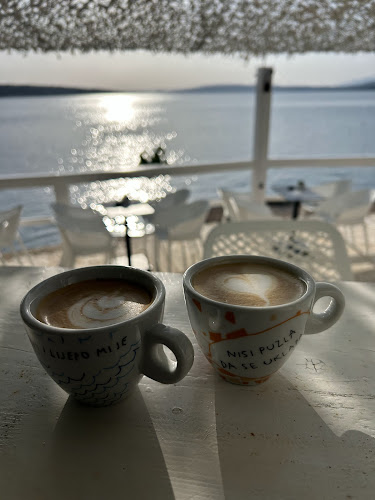 BEBA BEACH BAR - Gastronomija i ugostiteljstvo