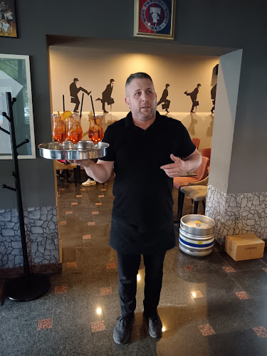 Caffe Bar Monty Python - Gastronomija i ugostiteljstvo