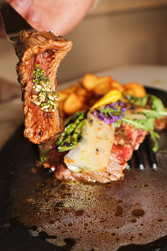 SquareOne Experience Bar & Restaurant - Gastronomija i ugostiteljstvo