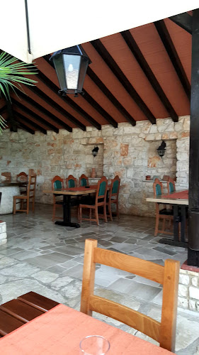 Tri Palme - Gastronomija i ugostiteljstvo