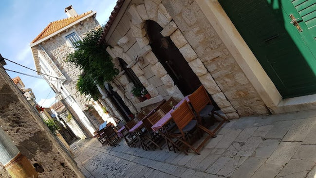 Konoba Batana - Gastronomija i ugostiteljstvo