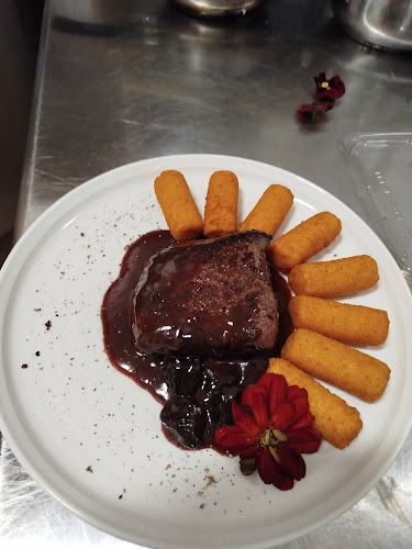 Konoba Maslina - Gastronomija i ugostiteljstvo