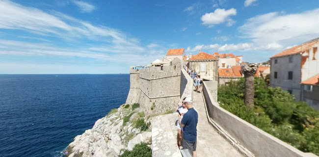 Comentarii opinii despre Buža