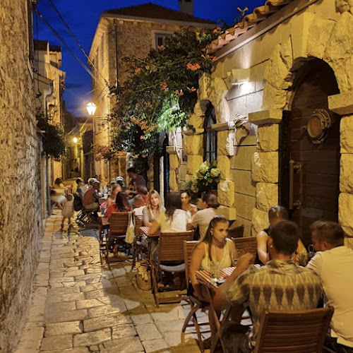 Vagonj ul. 25, 21460, Stari Grad