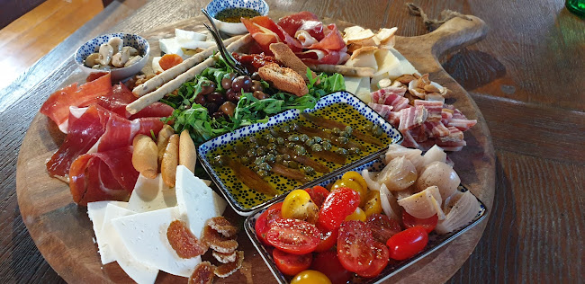 Konoba Kamenjak - Gastronomija i ugostiteljstvo