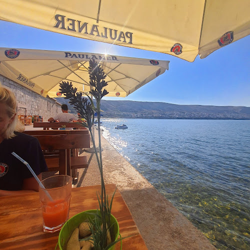 Comentarii opinii despre Pub V Magazin grill & beer house