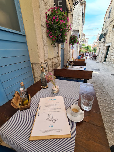 Senjska ul. 8, 21000, Split