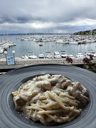 Restoran “STARA POŠTA” Novi Vinodolski - Gastronomija i ugostiteljstvo