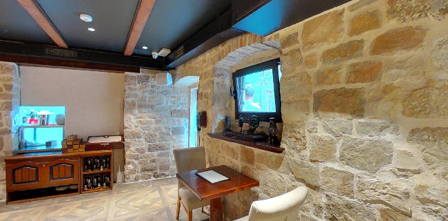 Vintage Bar Hvar (Food & Cocktail Bar) - Hvar