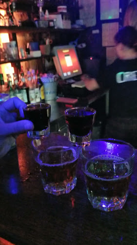 Charlie's Bar Split - Split