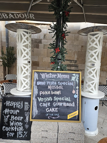 Troubadour Jazz Brasserie - Gastronomija i ugostiteljstvo