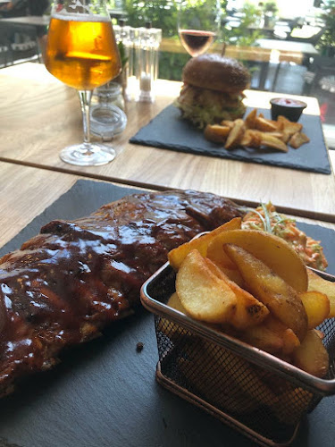 Spizza dining & drinks