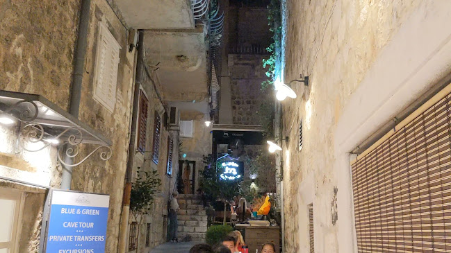 Opinii despre Mediterraneo Dine & Wine în Hvar - Gastronomija i ugostiteljstvo