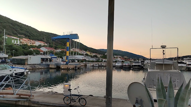 Opinii despre Buffet Pinia în Supetarska Draga - Gastronomija i ugostiteljstvo