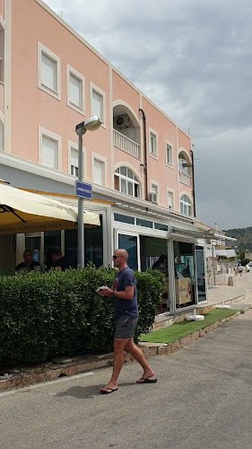 Queen Elizabeth - Rogoznica