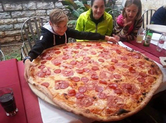 Opinii despre Pizzeria Stari Saloon - Poreč în Poreč - Gastronomija i ugostiteljstvo