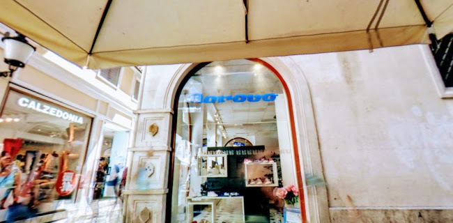 Adamova ul. 5, 21000, Split