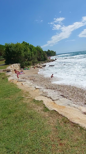 Opinii despre Plaža Karpinjan Lido Bar în Novigrad - Gastronomija i ugostiteljstvo