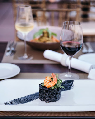 Opinii despre Banje Beach Restaurant Lounge & Club în Dubrovnik - Gastronomija i ugostiteljstvo