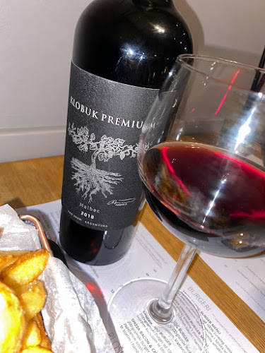 Spizza dining & drinks - Gastronomija i ugostiteljstvo