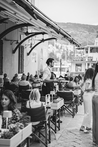 Comentarii opinii despre Poklisar Restaurant