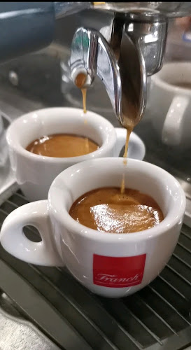 Opinii despre Caffe Bar Dinamo în Zagreb - Gastronomija i ugostiteljstvo