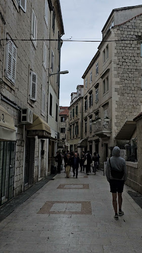 Ul. Petra Svačića 2, 21000, Split