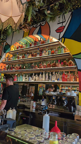 Opinii despre Pun Kufer Cocktail Bar în Split - Gastronomija i ugostiteljstvo