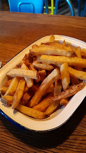 Opinii despre Submarine Burgers în Zagreb - Gastronomija i ugostiteljstvo