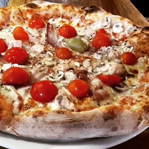 Opinii despre Pizza Nova Poma în Zagreb - Gastronomija i ugostiteljstvo