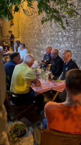 Vagonj ul. 25, 21460, Stari Grad