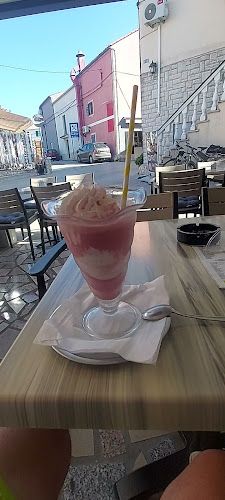 Opinii despre Restaurant & Gelateria Valentino în Premantura - Gastronomija i ugostiteljstvo