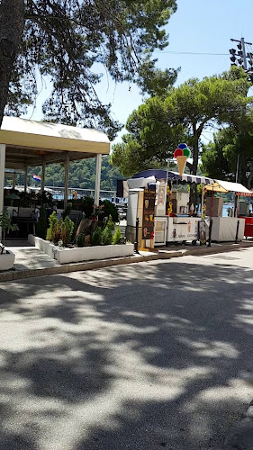 Opinii despre Caffe Bar Delfin în Cavtat - Gastronomija i ugostiteljstvo