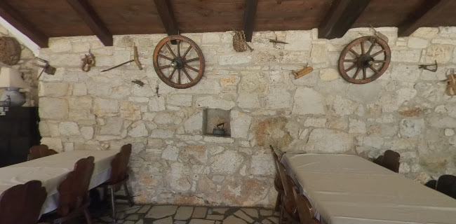 Veleniki 15a, 52440, Poreč