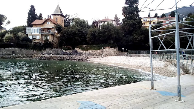 Opinii despre Caffe Bar Surf în Opatija - Gastronomija i ugostiteljstvo